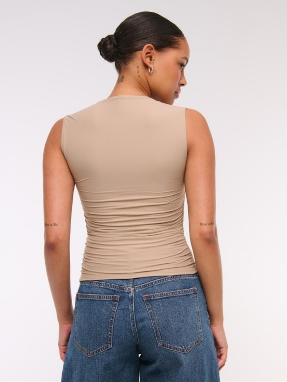 A&F Ava Soft Matte Seamless Top - Picture 4 of 8